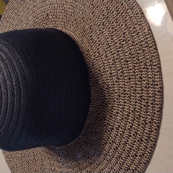 Sunhat ☀️Size small to medium - Picture 2 of 5